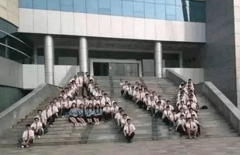 十条笑话:办公室的女人打赌:用同一套问题,打电话问她们的男人