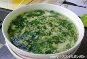 家里养上盆栽艾草，夏季没蚊虫咬，又美观又能养生，简直是赚到了