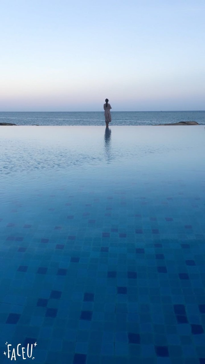 两个快乐的小阿妹神游三亚