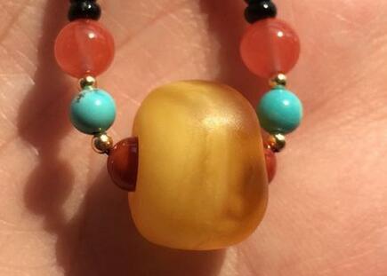 为什么老蜜蜡孔道比较大,老蜜蜡为什么有的孔磨损很厉害