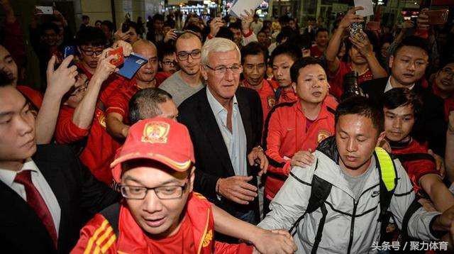 里皮神坛上的银狐,里皮的入主与告别背后的故事