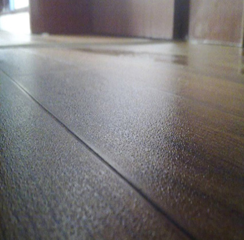 墙体发霉发潮掉墙皮怎么装修,墙皮发霉自己怎么处理