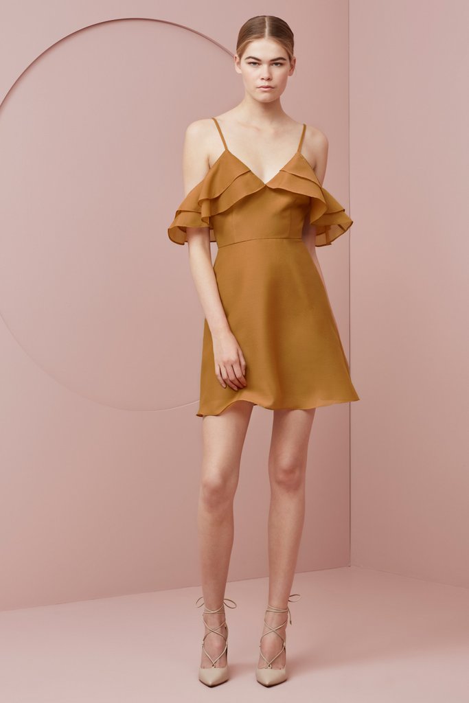 别再买明星同款了,穿上这些裙子比明星还美