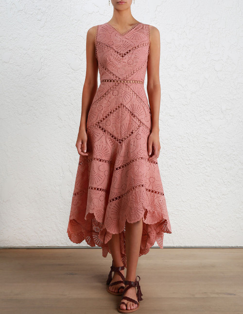 别再买明星同款了,穿上这些裙子比明星还美