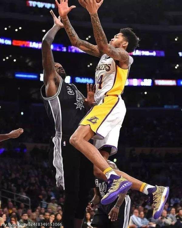 低帮球鞋适合哪类球员,现在低帮很火的鞋