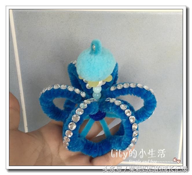 扭扭棒做小皇冠,如何用扭扭棒做一个小的皇冠