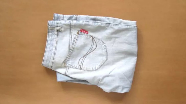 如何把牛仔裤剪成毛边牛仔裤,牛仔裤可以改成短裤吗