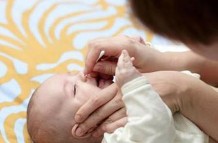 孩子不会擤鼻涕老吸回去怎么办,4岁的孩子不会擤鼻涕正常吗