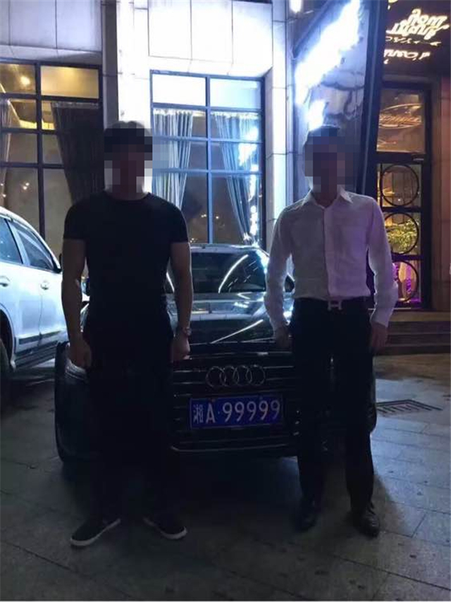 华中地区最大的几块车牌，都挂在豪车上，九五至尊就是牛！