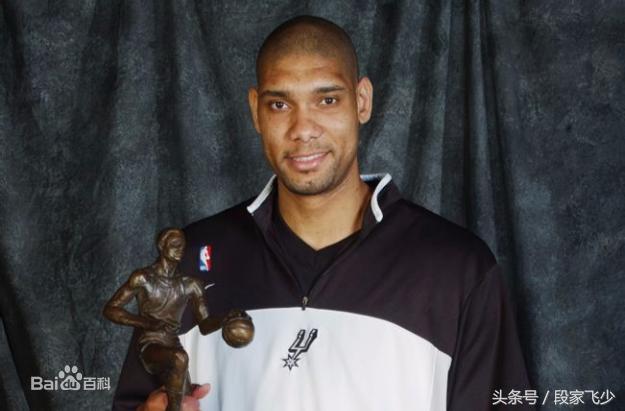 篮球场上的五个位置站位,篮球各位置进攻和防守的站位