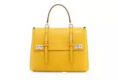 prada包包星巴克联名每家限量多少,prada女式包包价格及图片官网