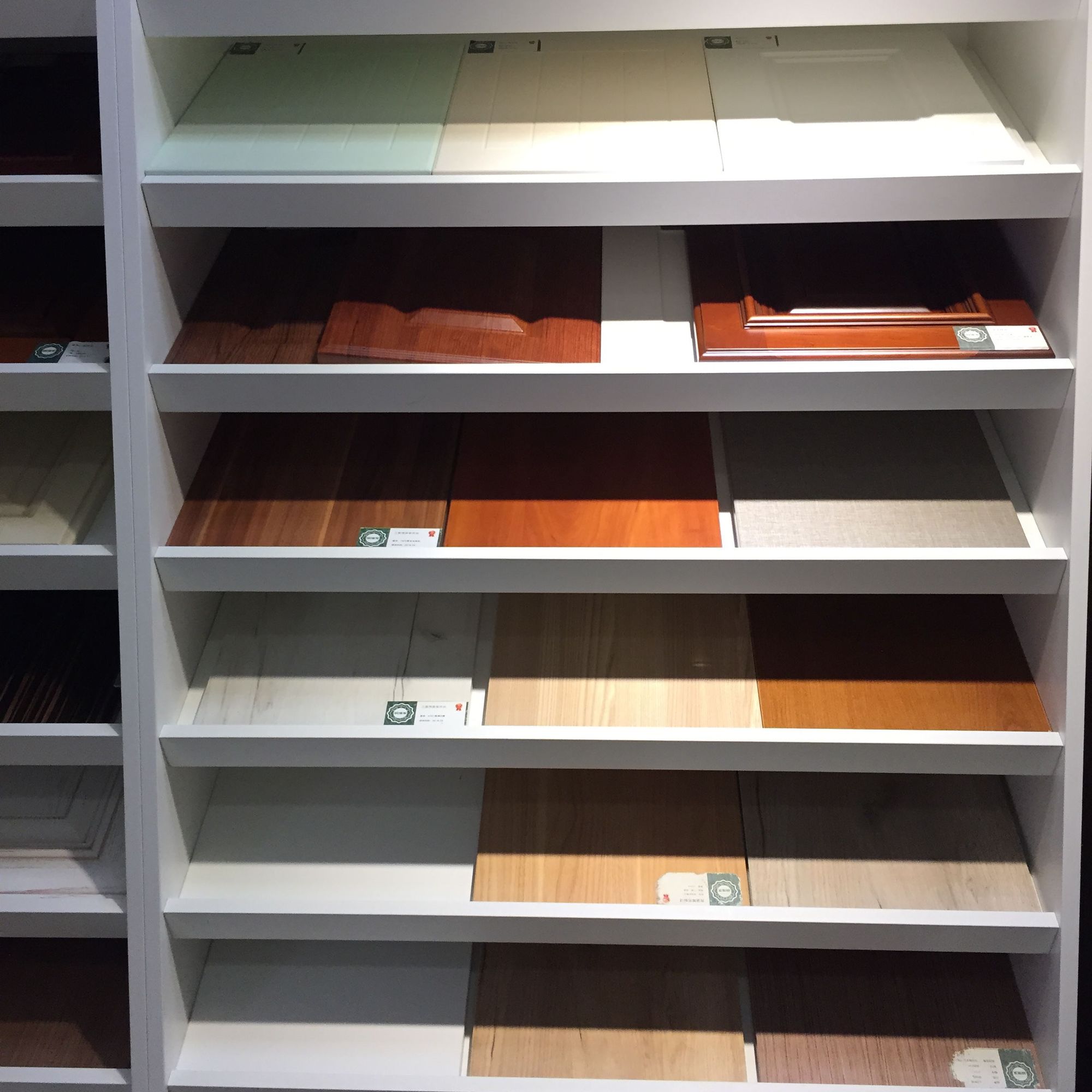 克诺斯邦板材饰面和吸塑,克诺斯邦精板是双饰面吗