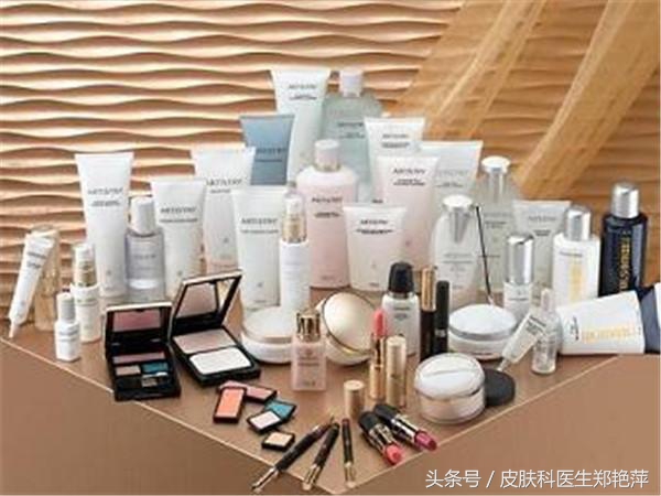 白癜风长在脸上怎么办,脸上长白癜风怎么导致的