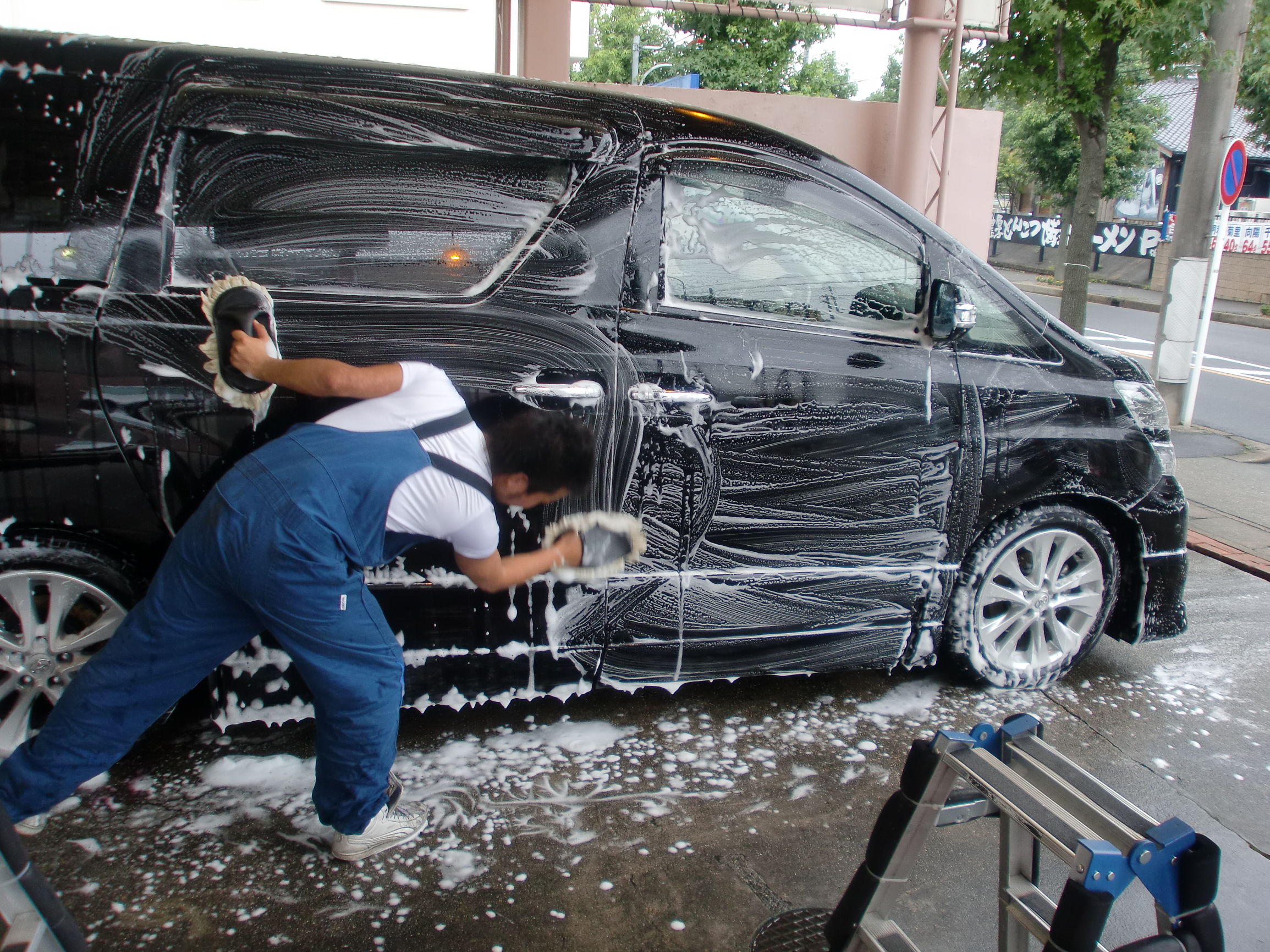 瞎洗车就是毁车三个地方不能洗,洗车8大注意事项不重视等于毁车