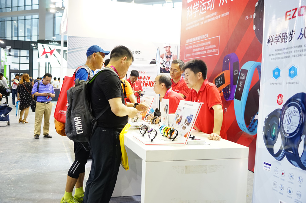 心率监测智能穿戴设备,心率智能穿戴设备