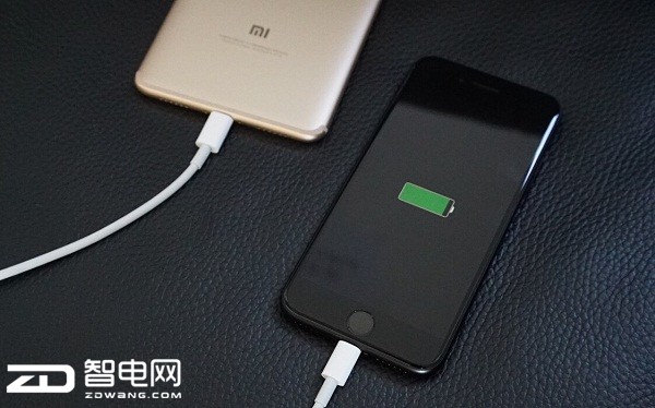 移动电源为什么不能给iphone充电,非原装充电器不能给iphone充电