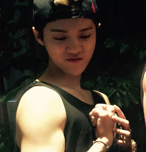 鹿晗回应被说娘,鹿晗回应娘