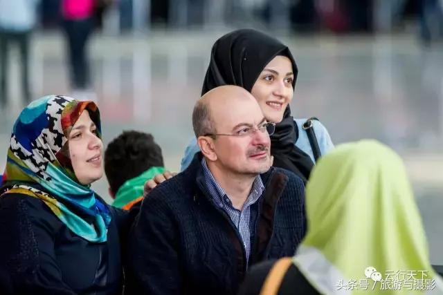 土耳其人一个月多少工资,土耳其人一天在干什么