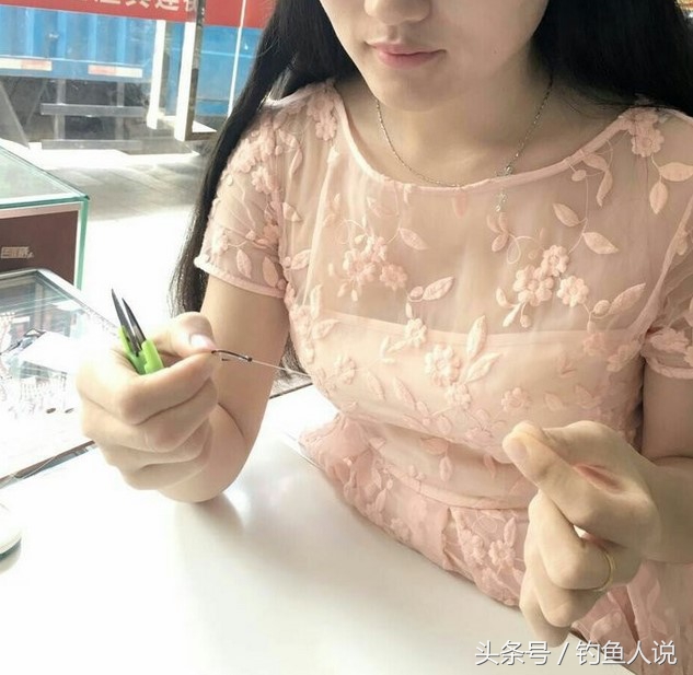 新手如何绑鱼钩,钓鱼人绑鱼钩怎么绑