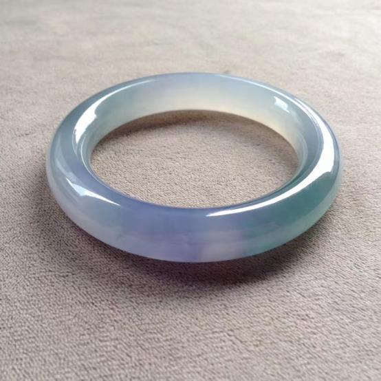 翡翠掉粉,翡翠裂纹不停掉粉