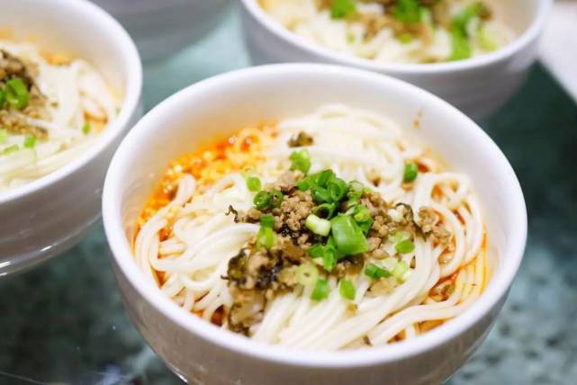 青岛老地方沸腾鱼馆,青岛沸腾鱼庄