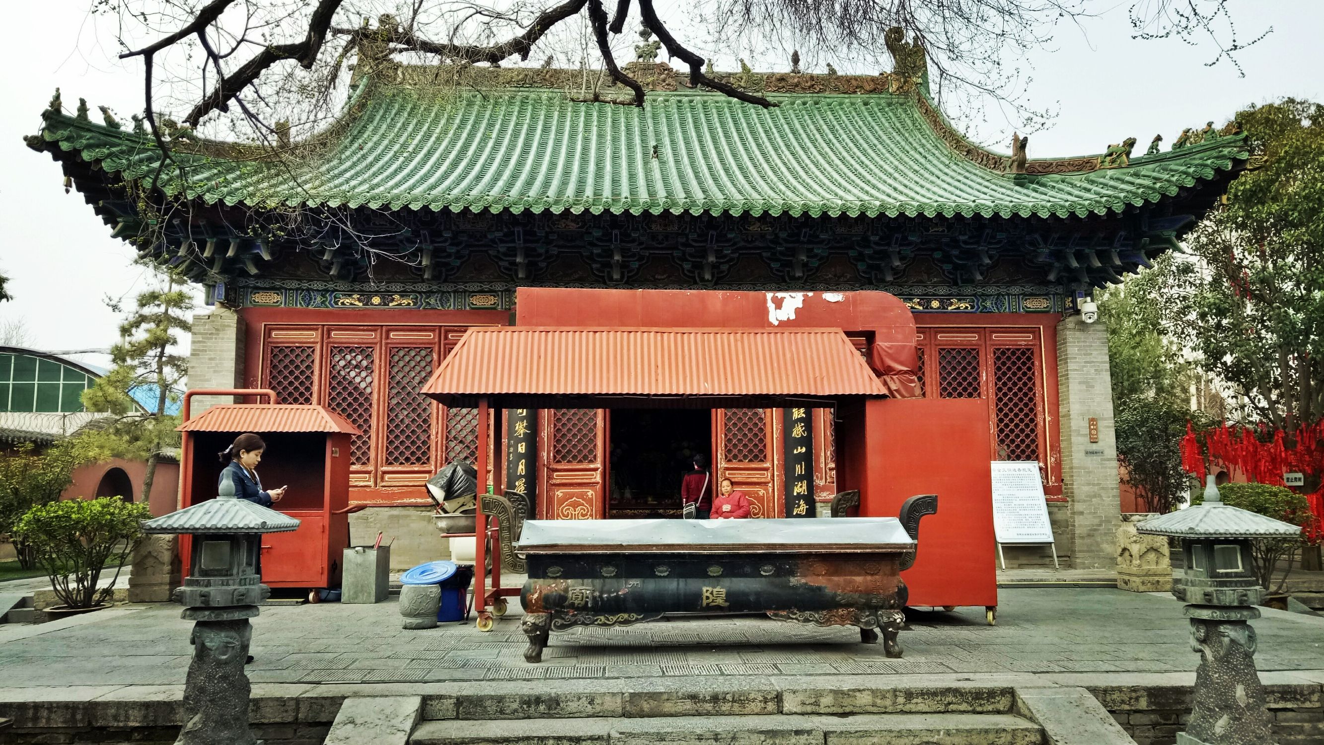 郑州市城隍庙有算卦的没有,郑州城隍庙算卦景象视频