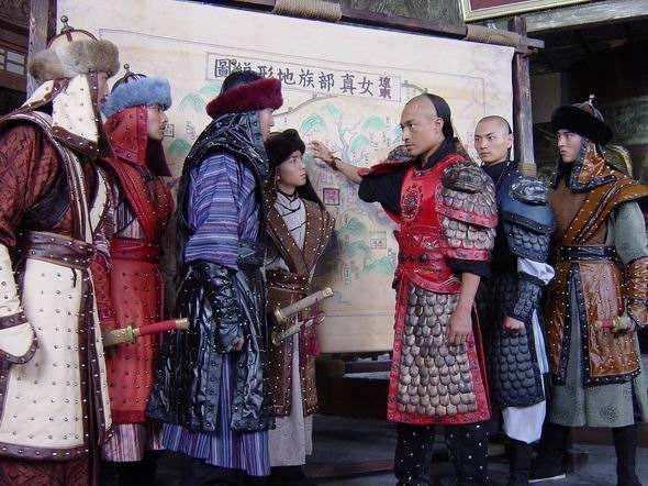 大清有一几万人群体，整天系着黄腰带，杀人不用偿命，官府管不了