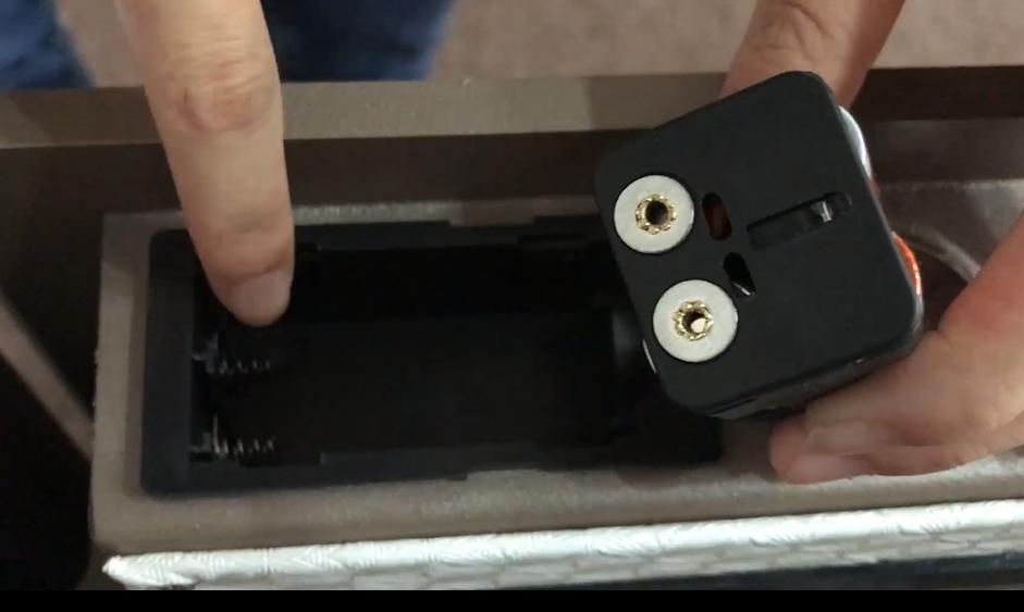 首次使用保险柜怎么用,第一次用密码锁怎么开