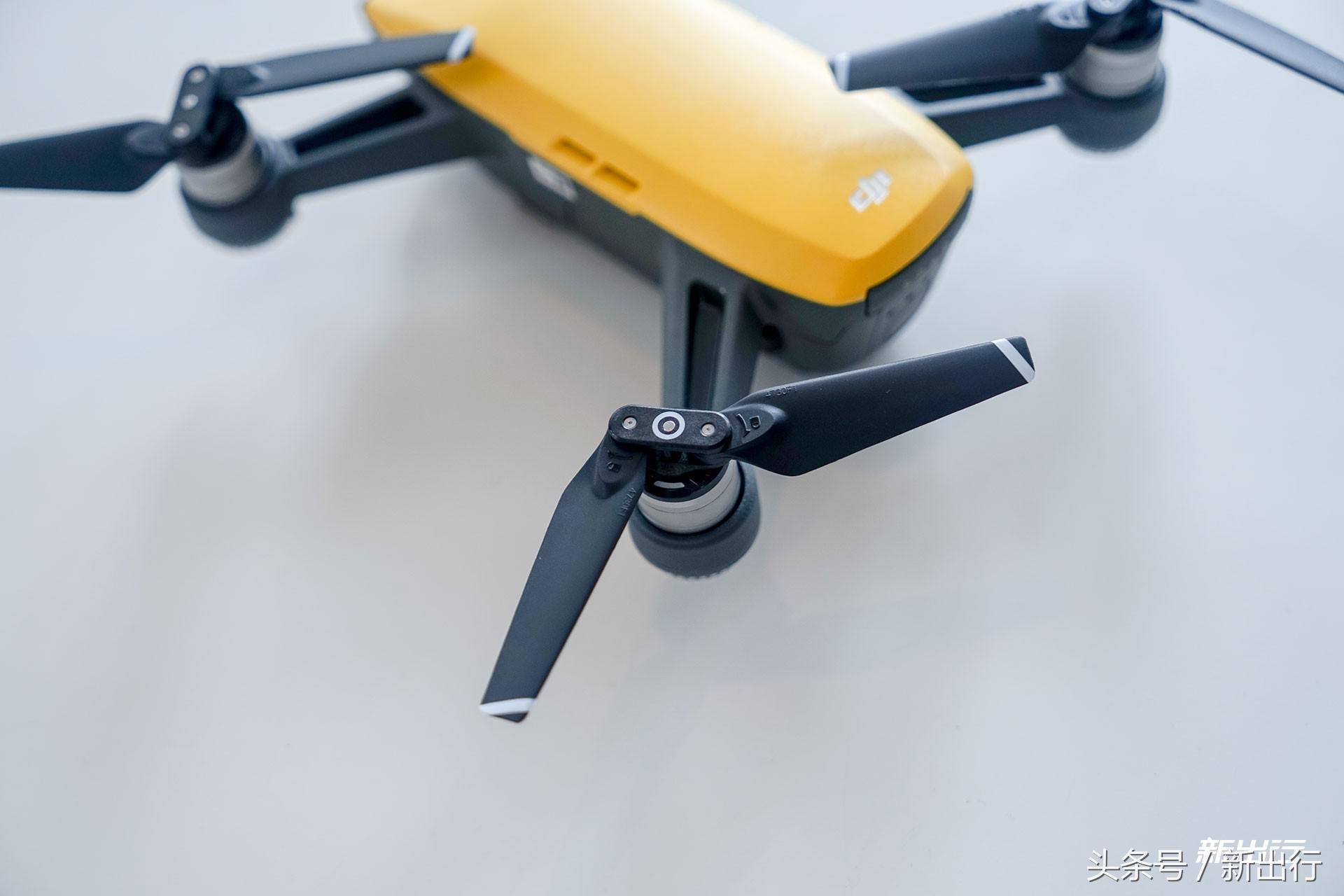 大疆晓spark遥控器无法充电,大疆晓spark遥控器和御air通用吗