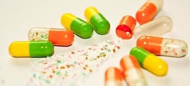 吃胶囊药卡嗓子怎么办,上次被胶囊卡喉咙太难受了