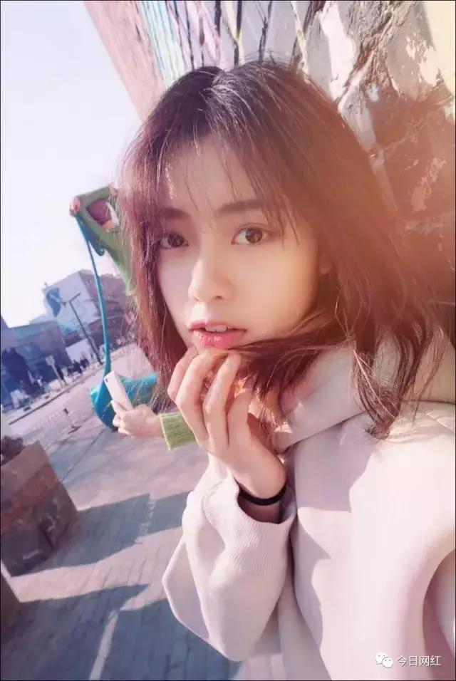 主播|甜蜜蜜的邻家妹妹,棕色碎发大眼睛,笑容酥酥惹人爱