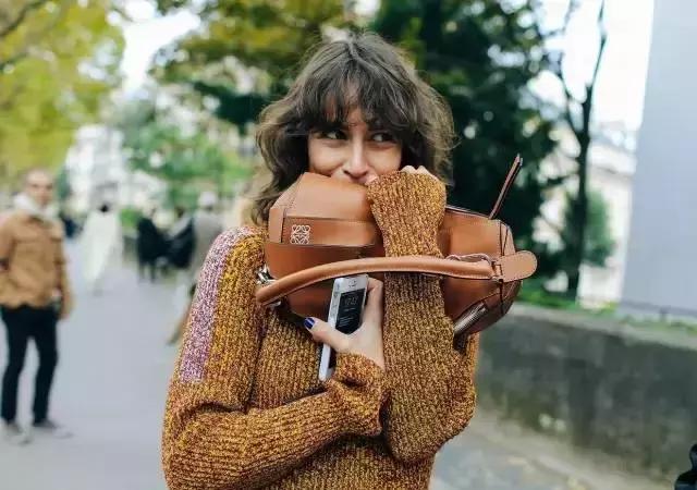 蒋欣背的女包,蒋欣香奈儿包