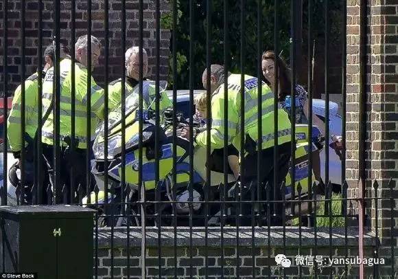 英国小王子被妈训,英国小王子被霸凌