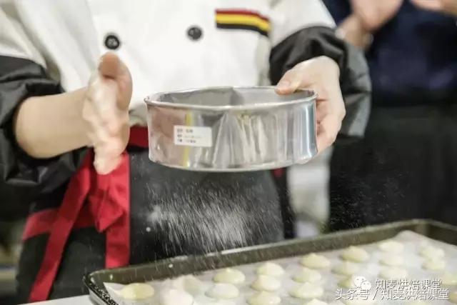 小面包的其他用法,小面包的秘密项目