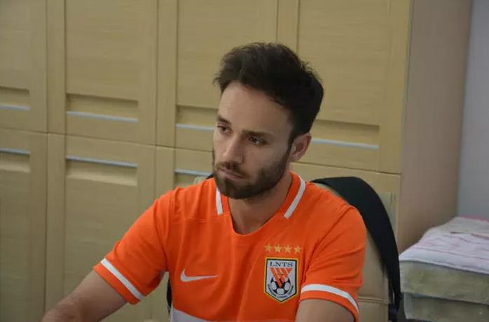 鲁能青训的歪果仁之康复理疗师尼尔森