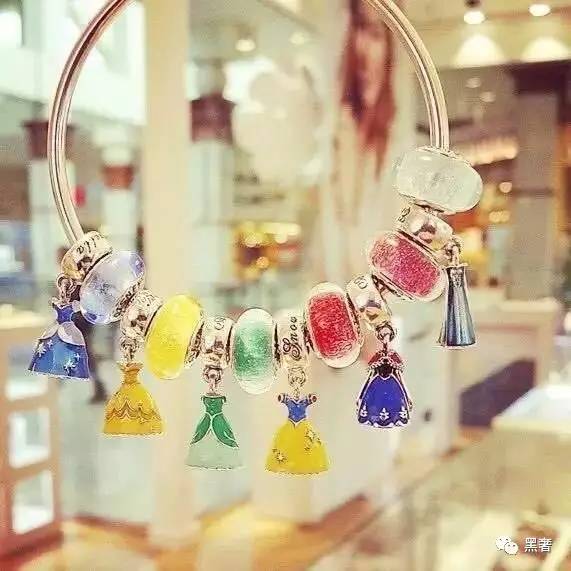 一入潘门深似海｜潘多拉的串珠子是怎么让人买到上瘾的？