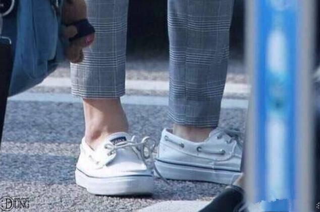 鹿晗脚小,鹿晗最近同款鞋子