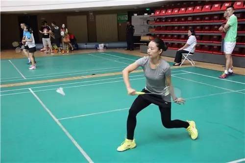 脚板磨出水泡还能继续打球吗,打球磨出水泡怎样处理