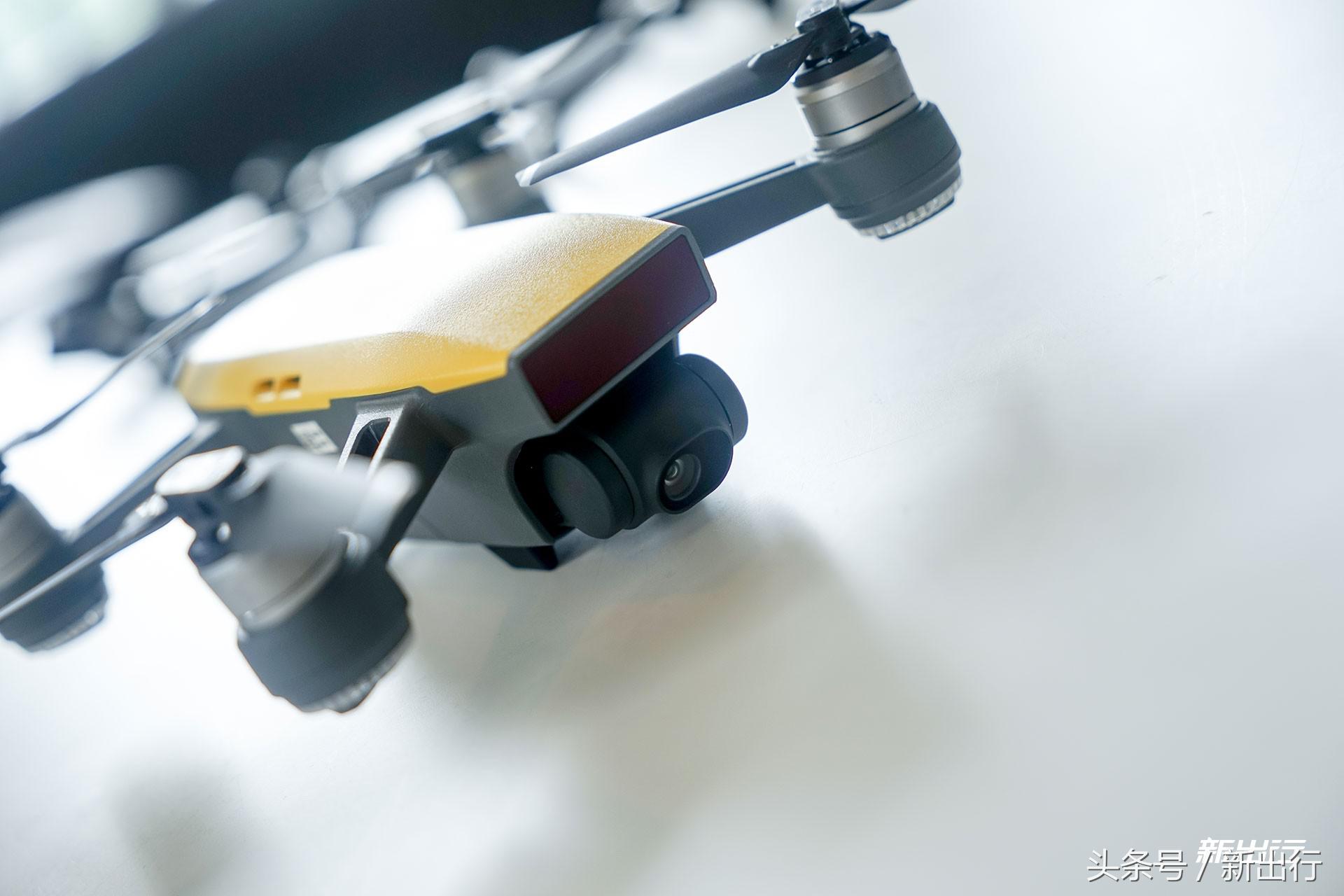 大疆晓spark遥控器无法充电,大疆晓spark遥控器和御air通用吗