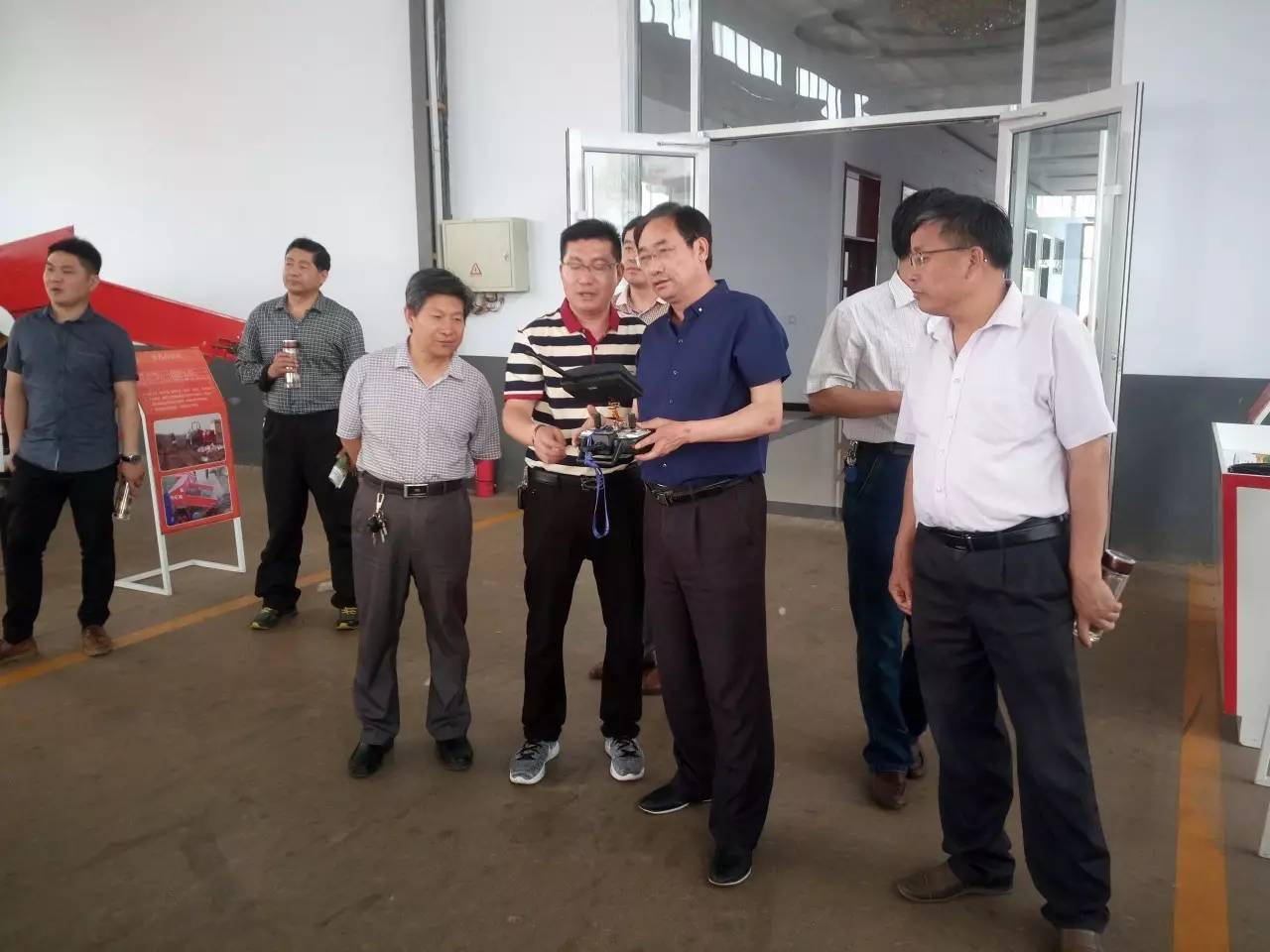 东泰手扶拖拉机花生收获机,东泰机械花生收获机厂家