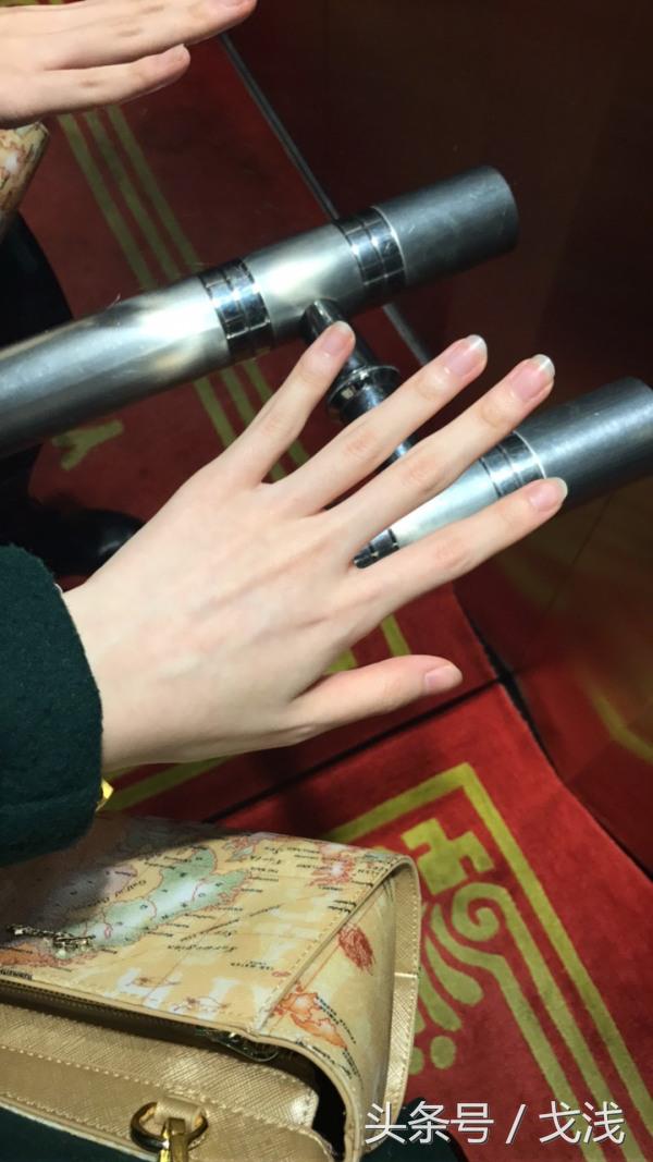 拥有一双好脚是什么样的体验,女生有一双好看的手是什么体验