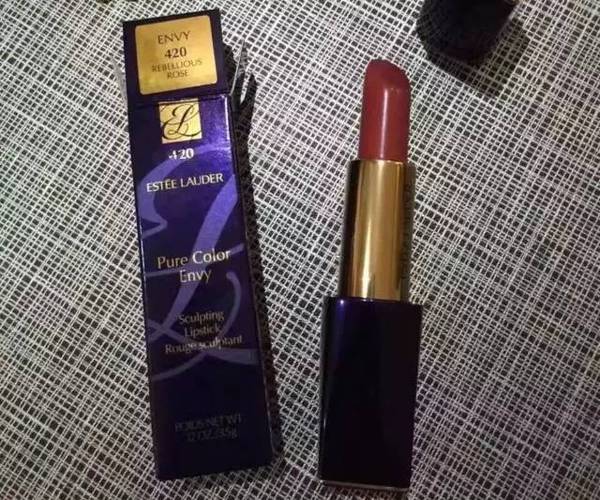 迪奥口红哪个色号适合夏天,夏天用哪种颜色的口红好