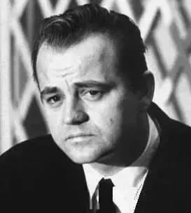 为了复活50年前的“冷冻人”,这个维修工背负了半世纪的骂名