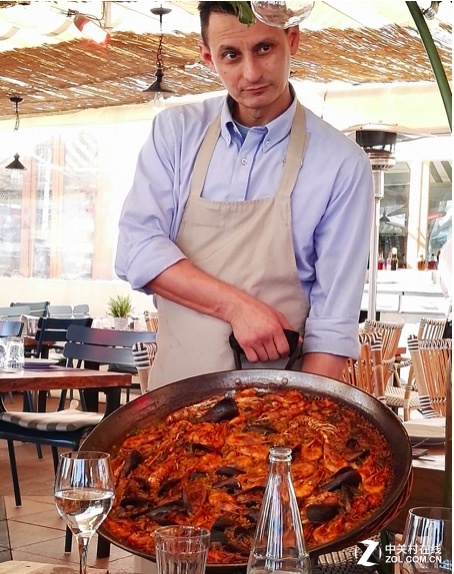 巴塞罗那海鲜大餐,巴塞罗那海滩美食推荐