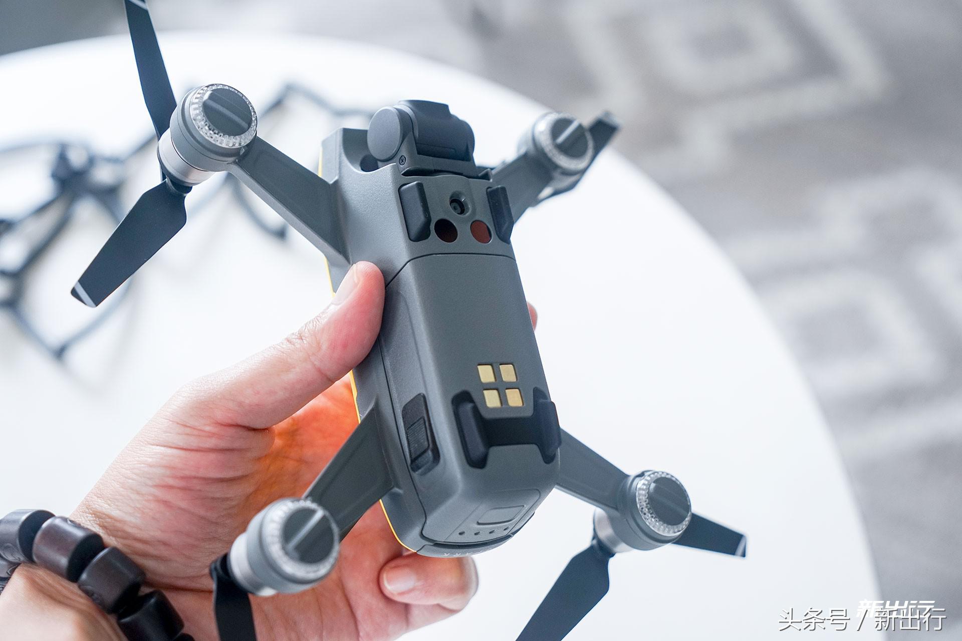 大疆晓spark遥控器无法充电,大疆晓spark遥控器和御air通用吗