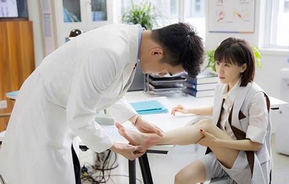 鹿晗脚小,鹿晗最近同款鞋子