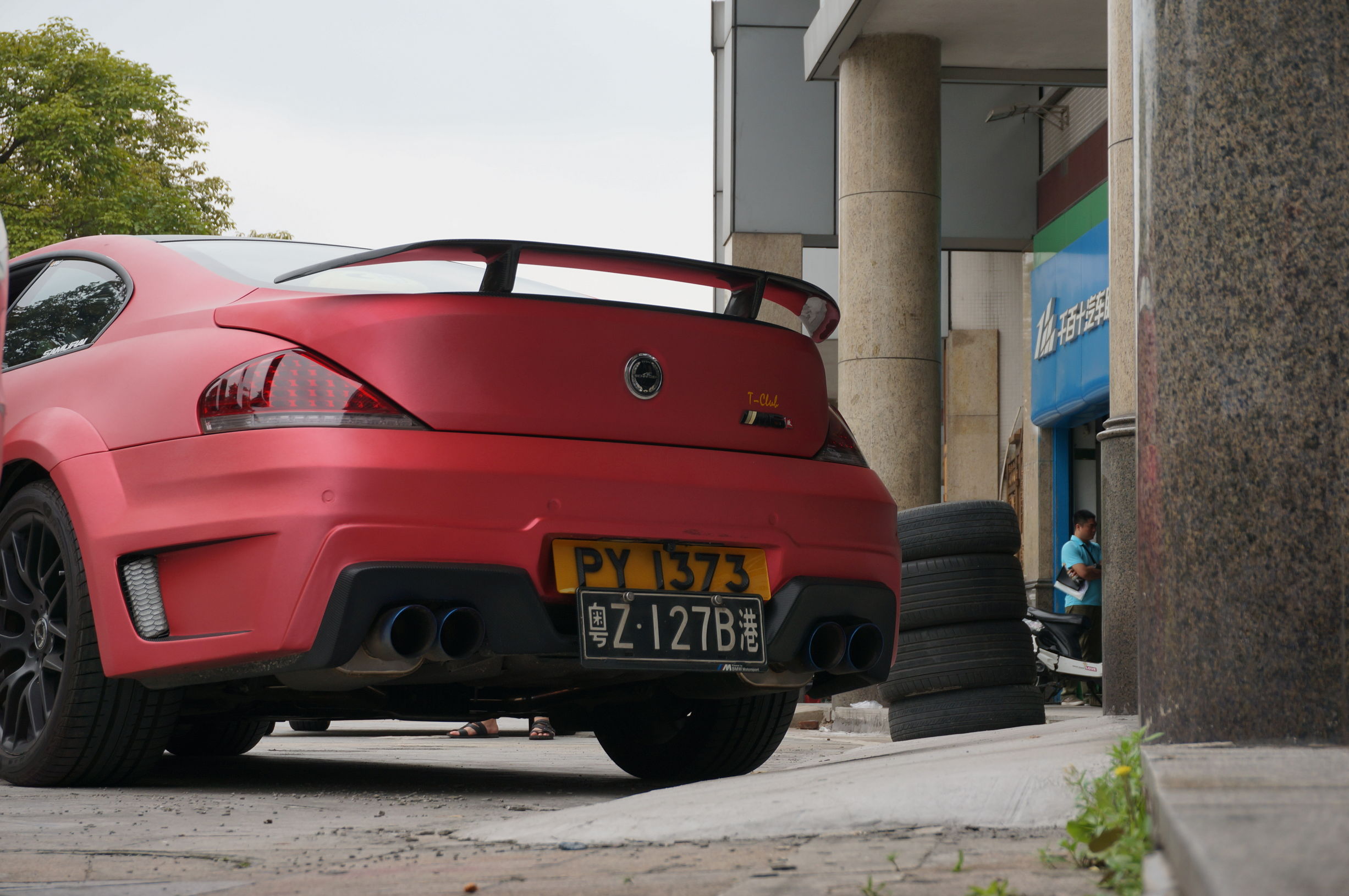 换了轮毂边缘突出,换了轮毂轮胎外凸