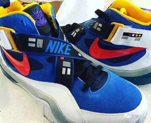 超炫酷变形金刚,标志是变形金刚的球鞋