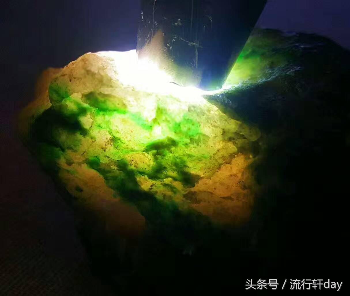 翡翠原石的价值怎么判定,什么样的翡翠原石比较靠谱