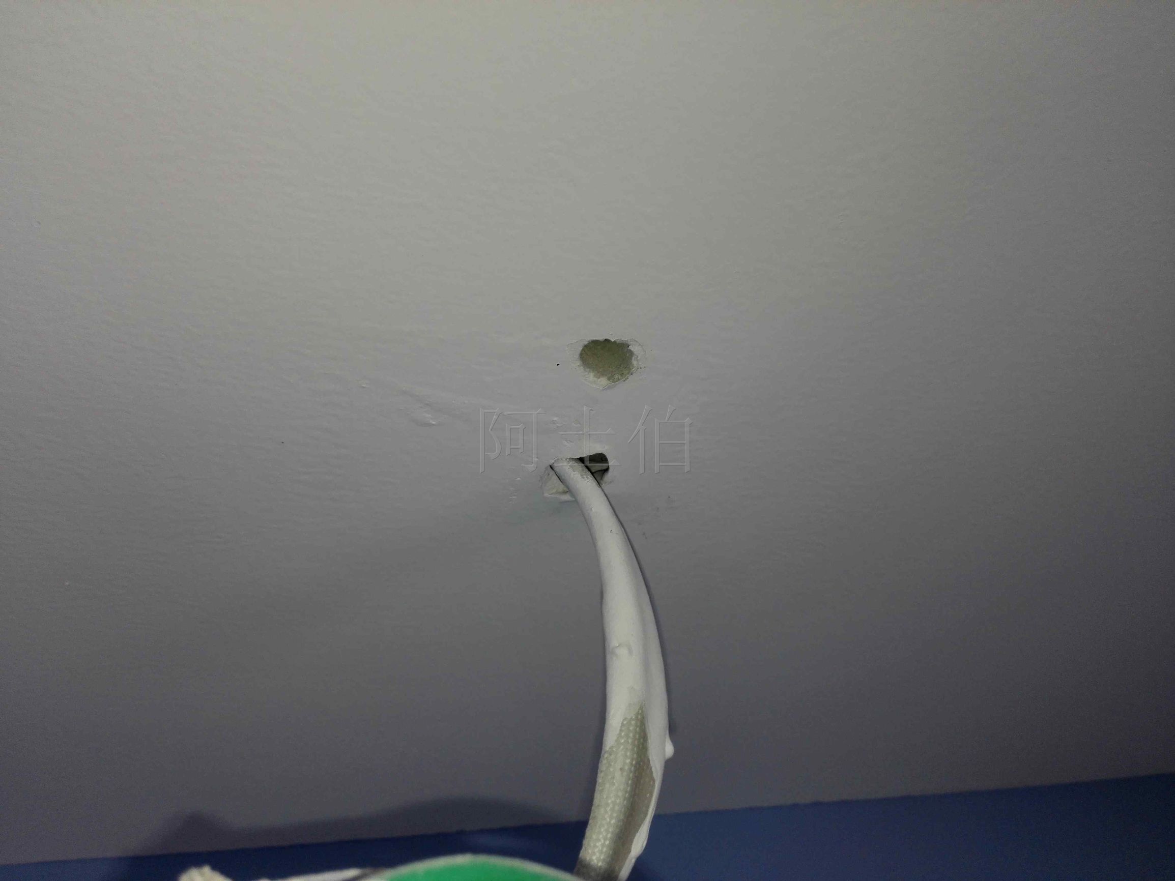 冲击钻打墙怎么不跑偏,冲击钻如何打墙面